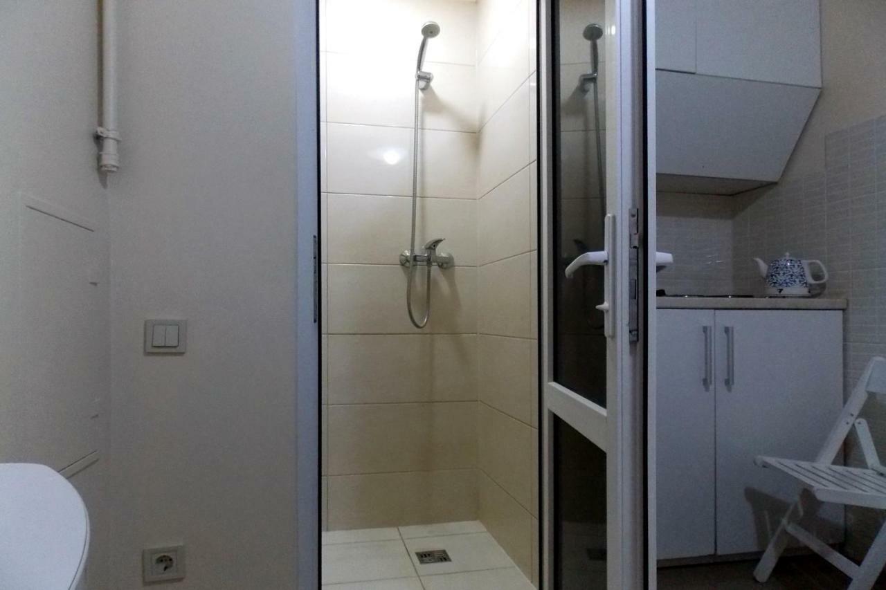 Compact Studio In The City Center Apartment Лвив Екстериор снимка