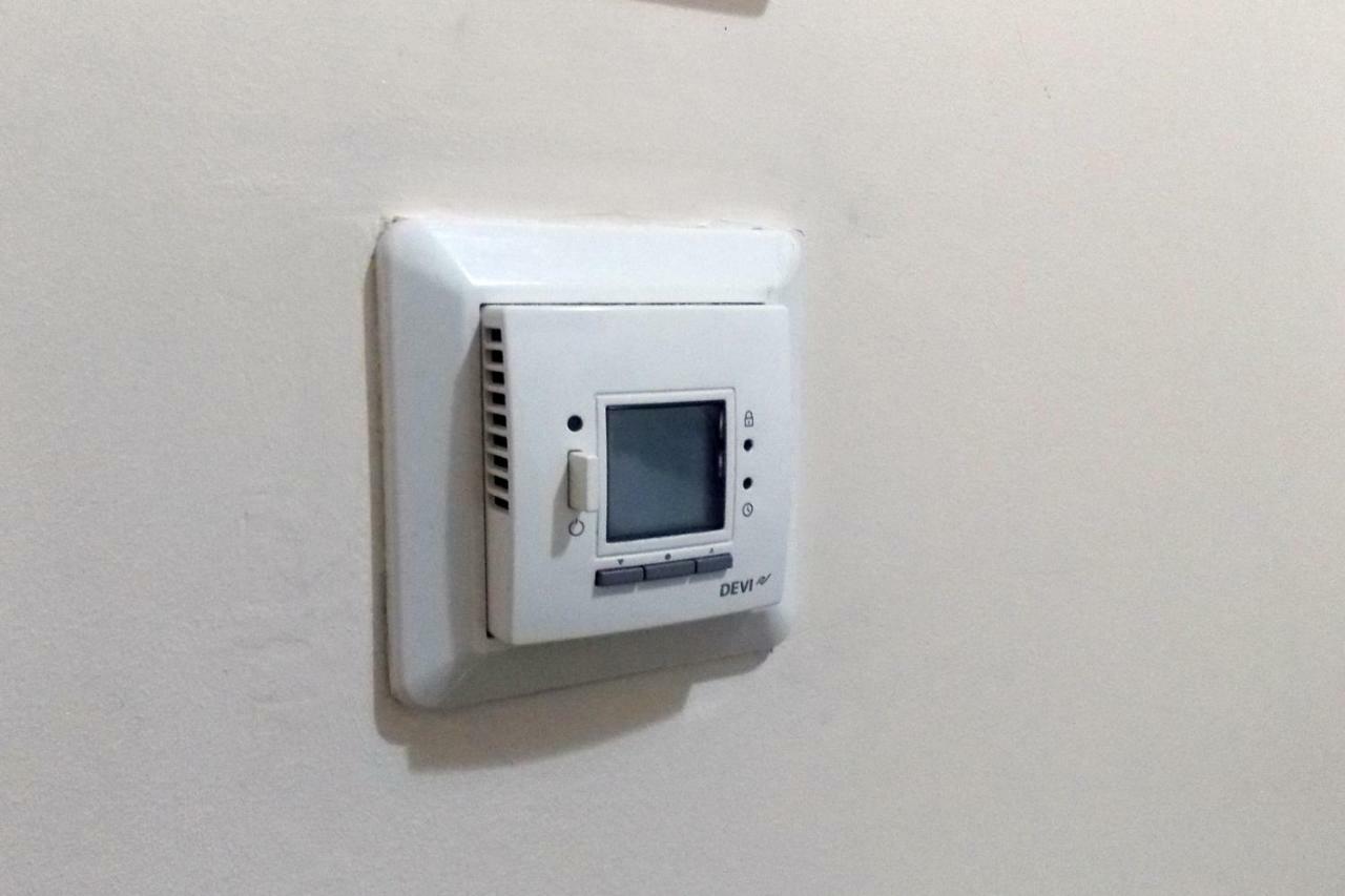 Compact Studio In The City Center Apartment Лвив Екстериор снимка